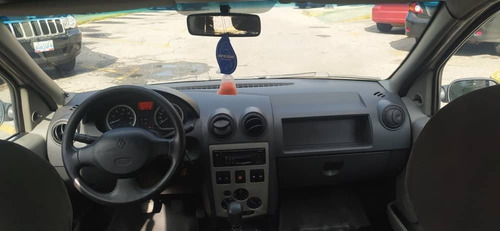 Imagen 9 de 15 de Renault Logan Sincronico Gas