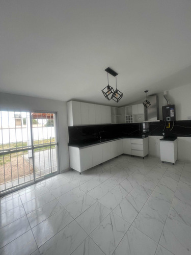 Casa 3 Hab. Cocina-com-star, 1baño,cochera,galería,parriilla