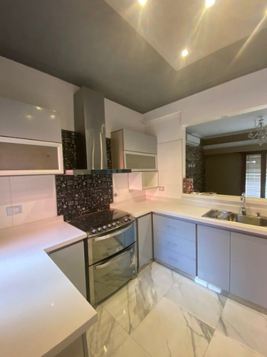 Casa En Venta En Remedios De Escalada Oeste