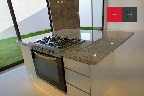 Casa En Venta En Lomas De Angelopolis