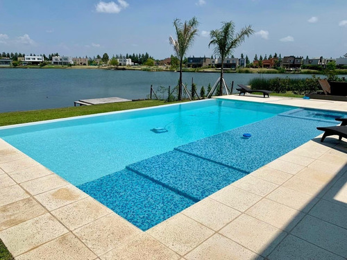 Casa En Venta A La Laguna En El Barrio San Rafael, Villanueva. Tigre, G.b.a.