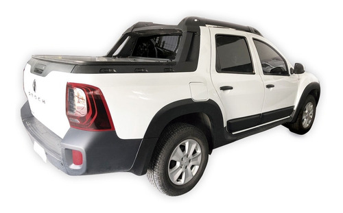 Duster Oroch Pasaruedas Fenders + Baguetas Puertas Colocado