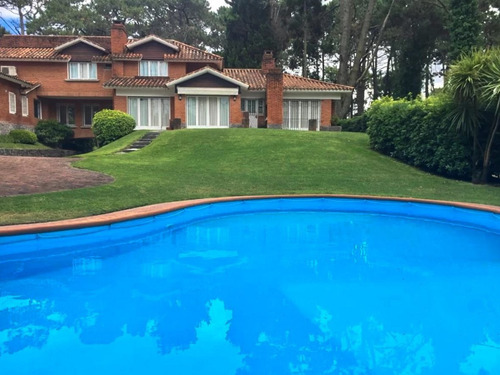 Casa 6 Dormitorios En Playa Brava, Punta Del Este