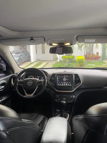 Jeep Cherokee 3.2 Longitude Plus