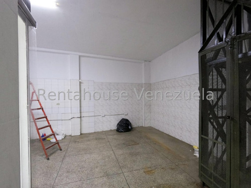 Julian Galindez Vende Productivo Local Con Cava Cuarto Y Ascensor De Carga En Avenida Venezuela Barquisimeto # 25-7776
