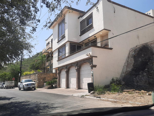 Casa En Venta Cumbres 2do Sector Monterrey