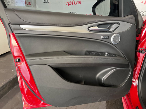 Alfa Romeo Stelvio 2.0L L4 Turbo Veloce Awd
