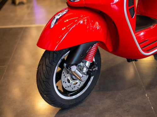 Imagen 5 de 25 de Vespa Gts 300 Super Roja Entrega Inmediata
