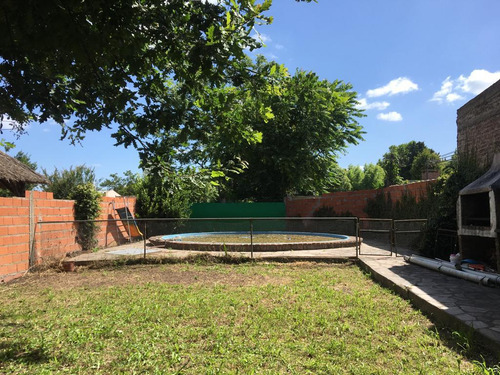 Casa En Venta En Villa Elisa