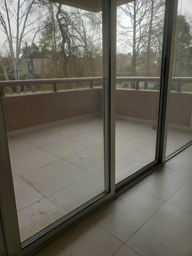 Excelente Departamento De 3 Ambientes En Villa Del Lago