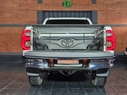Toyota Hilux Hilux 2.8 SRV 4x2 AT