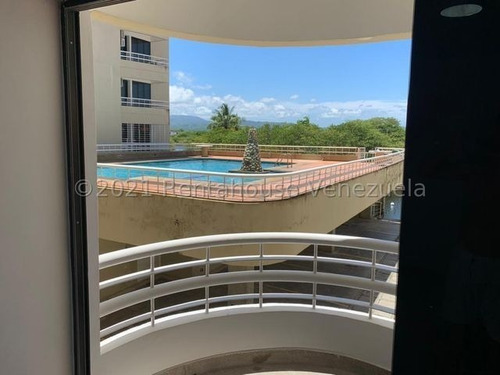 Imagen 13 de 16 de Hermoso Apartamento De Playa Ubicado En Puerto Encantado Higuerote 22-3158