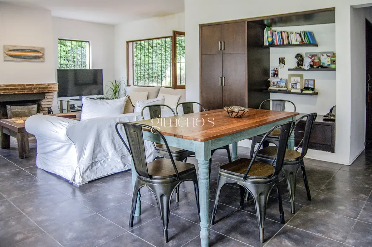 Alquiler Anual De Casa De 5 Dormitorios En Playa Mansa - Punta Del Este · Foto 3