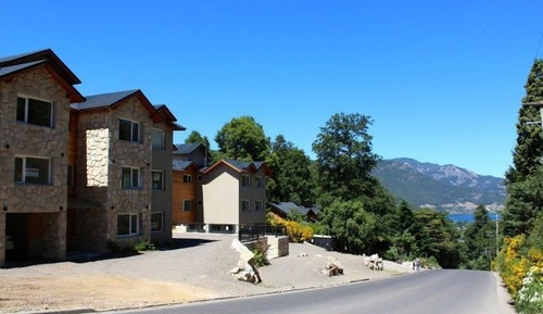 Imagen 2 de 28 de Departamentos Turisticos / Temporales En San Martin De Los Andes De 1 A 4 Pax - Nivel Hotelero, C/estacionamiento, Patio, Parrilla, Wifi. Smartv, Inmejorable Ubicacion Y Calidad