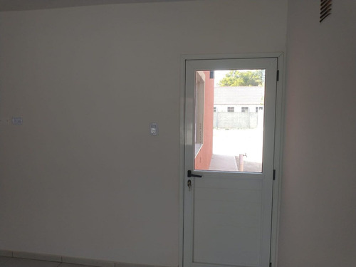 Casa De 3 Dormitorios, Apta Credito. Santa Lucia