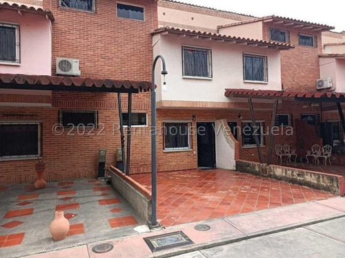 Imagen 4 de 19 de Julio Latouche Rentahouse Vende Townhouse Monteserino San Diego 22-28673