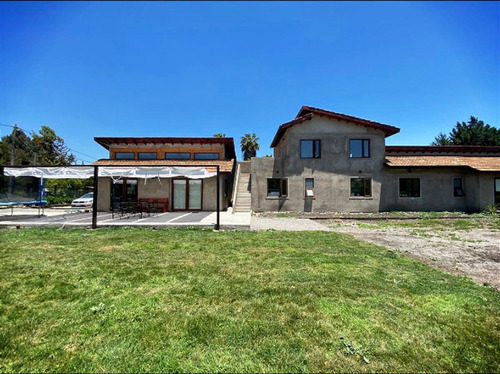 Casa En Parcela Arriendo 5d/4b En Condominio En Carampangue