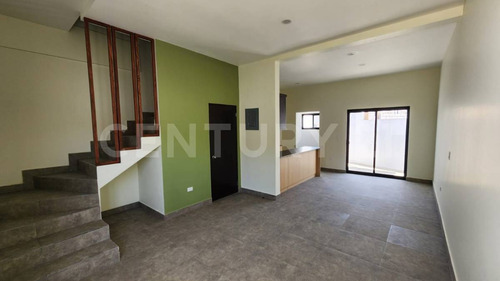 Casa Dentro En Nuevo Desarrollo Con Excelente Ubicación