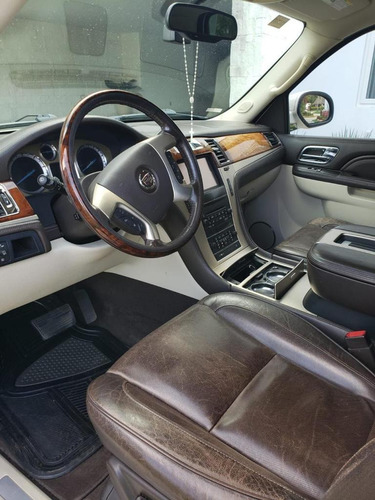 Imagen 3 de 5 de Cadillac Escalade 2013 6.2 Paq P Plinum 4x4 At
