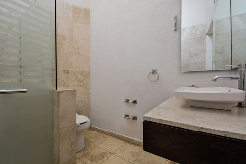 Imagen 15 de 27 de Casa En Venta Calle Cerrada, Exclusiva Zona Residencial, Lom