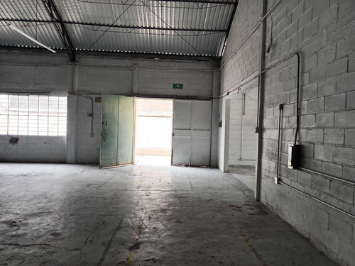 Rento Bodega Comercial En Atizapan Centro En Avenida Adolfo Lopez Mateos Rhb46