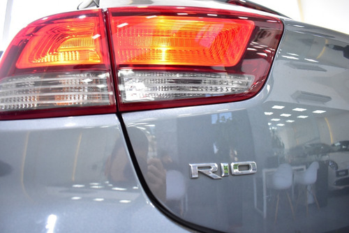 Imagen 8 de 19 de Kia Rio 1.6 Sx 4at 2018 - Car Cash