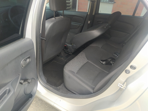 Renault Logan 2019 1.6 Expression / Life +