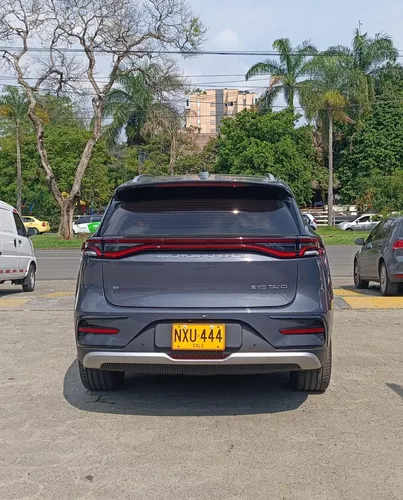 Byd Tang Ev Modelo: 2025 *(7 Puestos)*