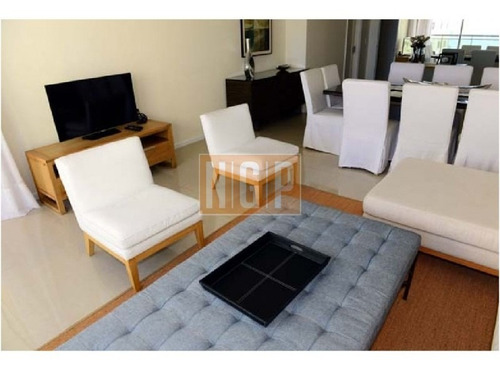 Apartamento En Brava, 3 Dormitorios -ref:15996