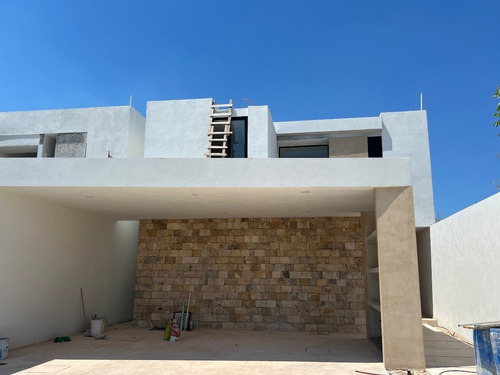 Venta De Casa En Privada Residencial En Temozon, Merida, Yuc