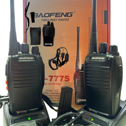 Radio Baofeng 777s 2 Rádio Comunicador Profissional Radio Ht Bandas De Freqüência 400-470 Cor Preto 127/220v