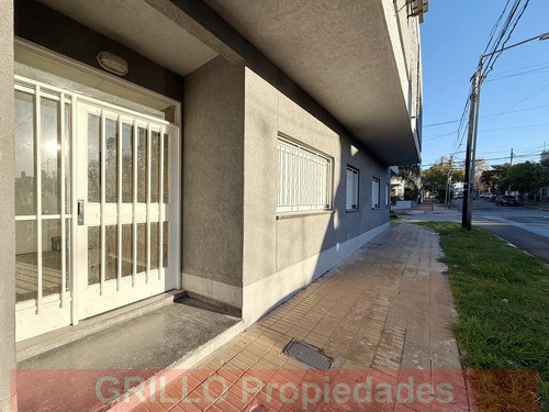 Reconquista 2990. Departamento Dos Ambientes. Cocina Independiente Con Lavadero. Al Frente.
