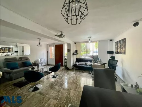 Hermosa Casa Con Excelente Ubicación En Sabaneta(mls#237463)