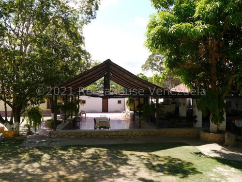 Imagen 25 de 30 de Casas En Venta La Ensenada Barquisimeto 22-6128 /m