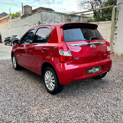 Imagen 4 de 13 de Toyota Etios 2015 1.5 Xls