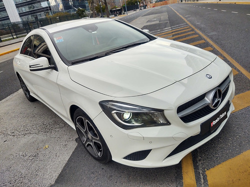 Imagen 9 de 22 de Mercedes Benz Cla 200 2015 Cla200 At Abasto Motors