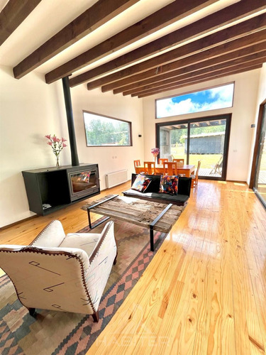 Moderna Casa En Pucón, Condominio Loncotraro. 3d+3b