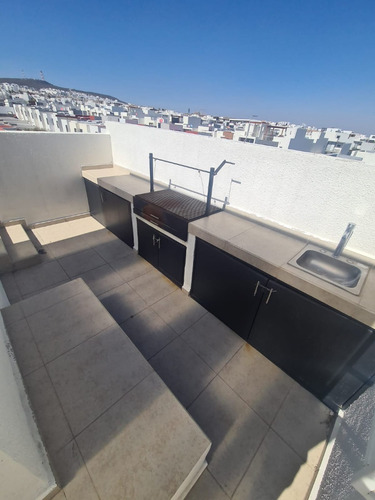 Imagen 17 de 20 de Casa En Venta. Zibata 3 Recamaras + Cuarto De Juegos Roof Garden .