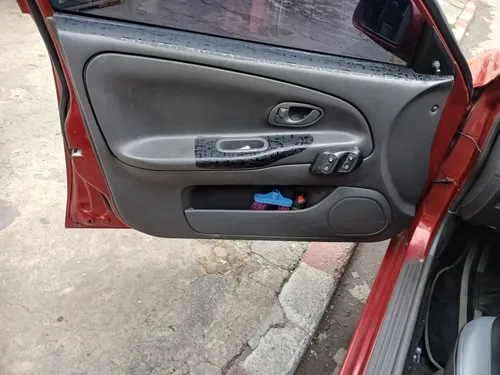 Mitsubishi Lancer 1.3 Gl 5 p