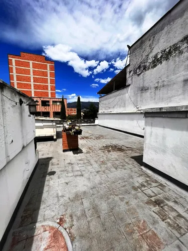 Casa En Venta En Estadio. Cod V4144