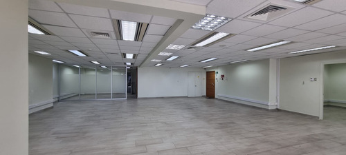 Oficina Totalmente Renovada A Pasos De Metro Santa Lucia