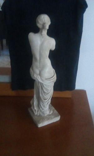 Imagen 2 de 2 de Estatua