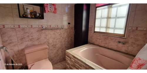 Casa En Venta En Urb Los Teques Country Club