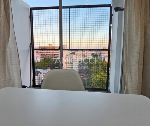 Departamento 4 Ambientes Tipo Duplex. Apto Credito!! Frente Plaza San Martin Centro. Con Cochera Cubierta