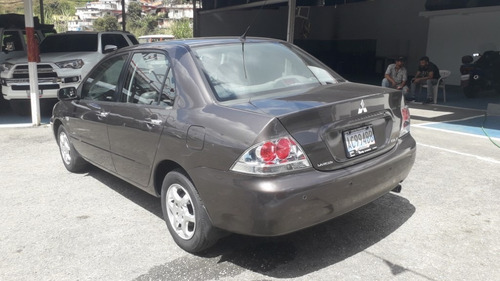 Imagen 4 de 14 de Mitsubishi Lancer Cvt Automatico 2014