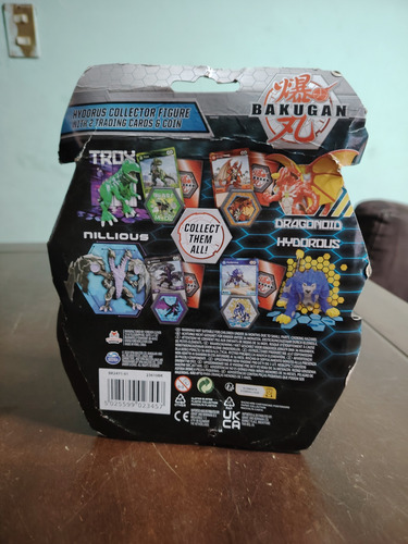 Figura De Acción Bakigan Hydorous Con Dos Tarjetas (Usado)