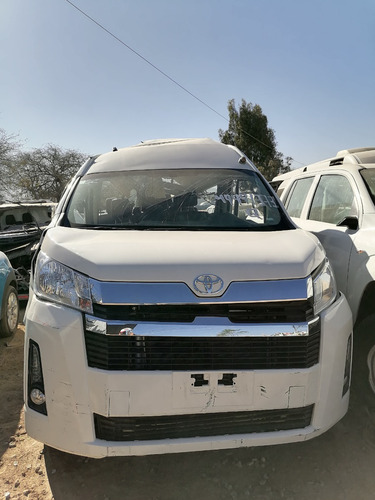 Imagen 1 de 11 de Desarmo Toyota Hiace V6 Año 2020 Pasajera Por Partes