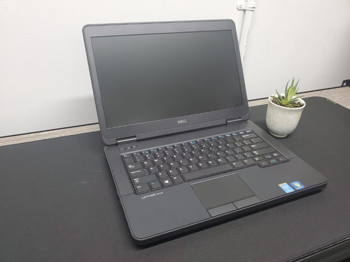 Especial Laptop Dell Latitude Core I3 4ta 16gb Ram 120 Ssd (Usado)