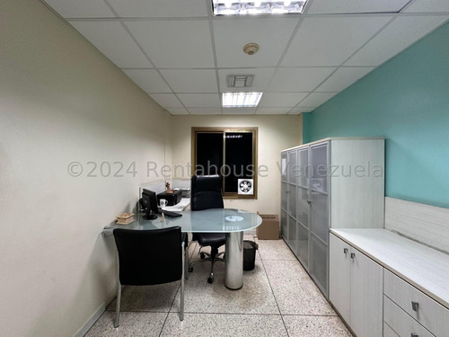 Edificio Comercial En Venta Con Oficinas Local Deposito Ascensor Carga Banco De Transformadores Cerco Electrico Mobiliario Almacen Estef 24-15246