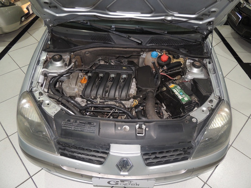Imagem 6 de 15 de Renault Clio Sedan 2006 1.0 16v Privilège Hi-power 4p